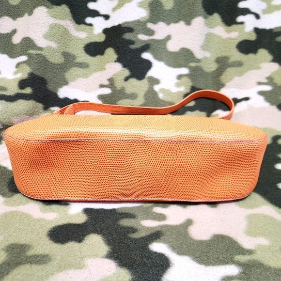 Peach Purse - Picture 5 of 12